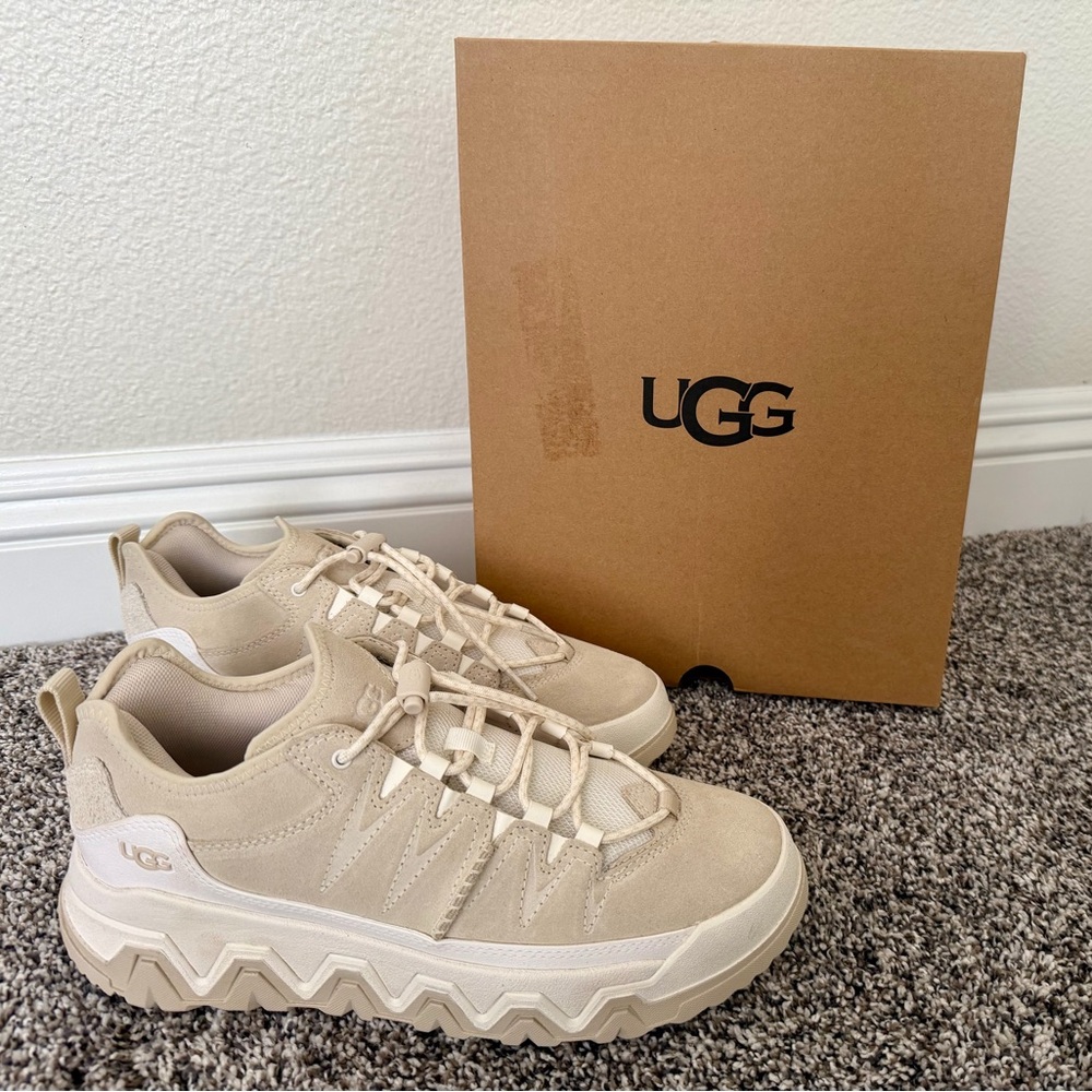UGG Captrail Low Sneakers in Light Beige